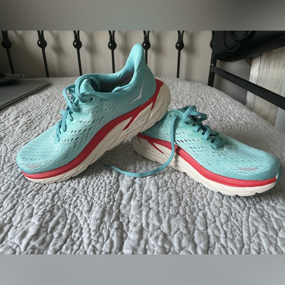 Hoka Clifton 8s.
